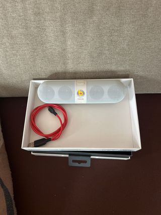 Altavoz bluetooth beats pill