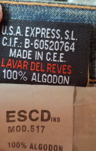 Pantalón vaquero recto desgastado