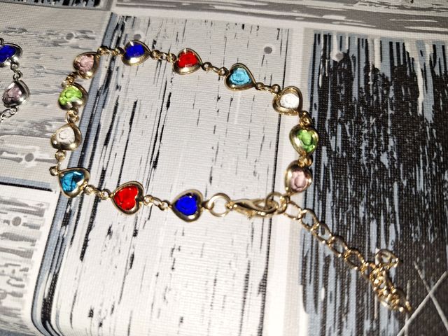 Pulsera dorada o plateada corazones