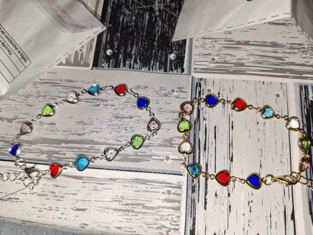 Pulsera dorada o plateada corazones