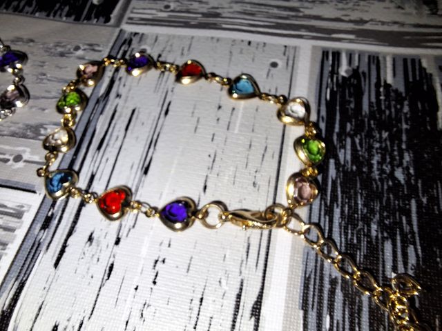 Pulsera dorada o plateada corazones