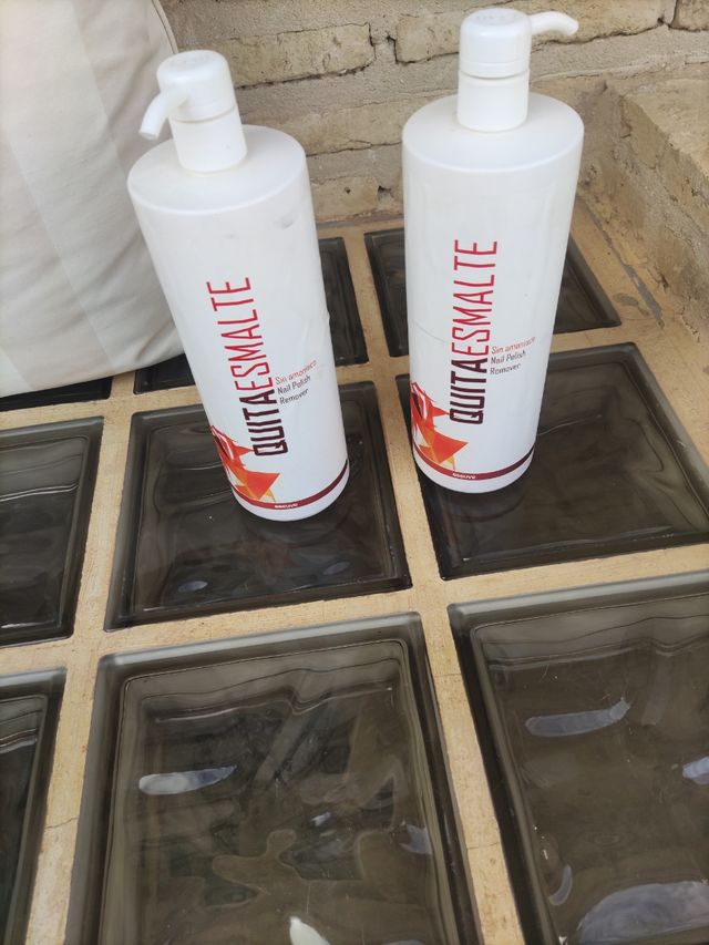 Quitaesmalte de eseuve