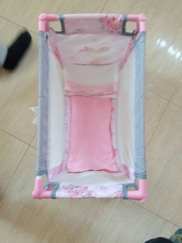 Cuna de muñecas