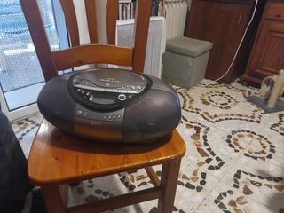 Radio con CD cassette y radio 