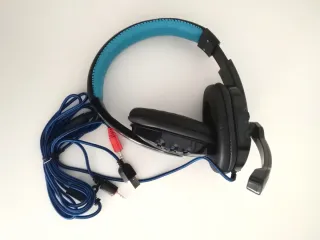 Auriculares con Micrófono y luz Juegos