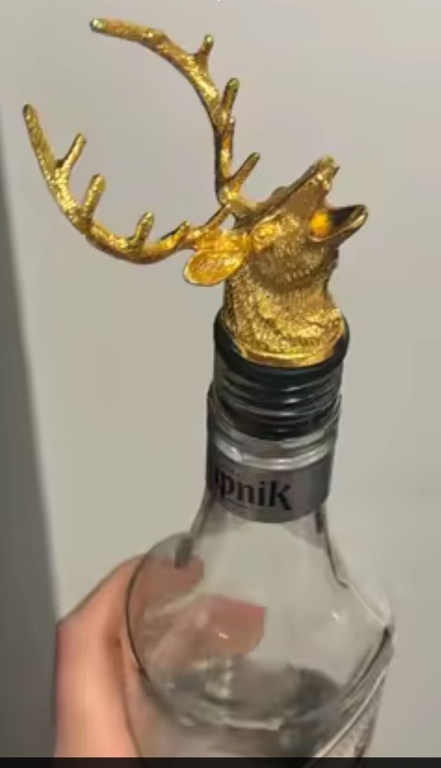 TAPON EN FORMA DE CIERVO...