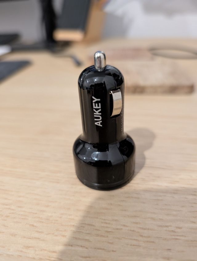 Cargador para el mechero del coche USB aukey CC-T7