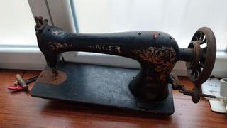 Máquina coser Singer muy antigua