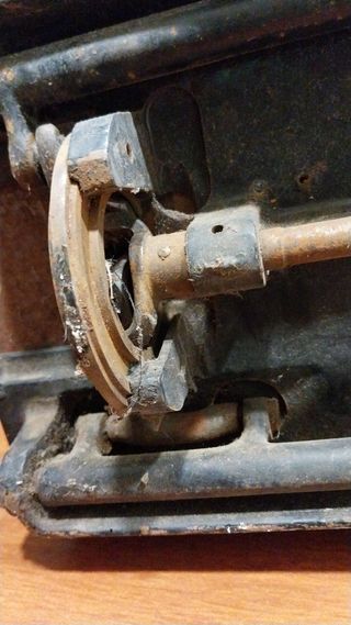 Máquina coser Singer muy antigua