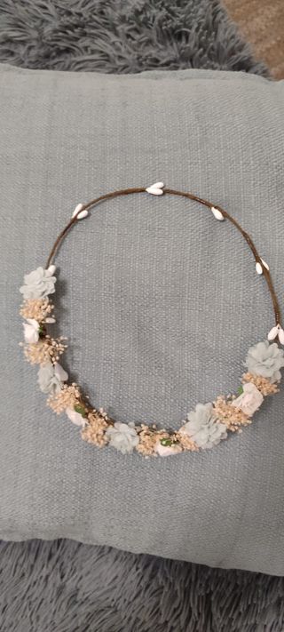 Vestido de Comunión con cancán y diadema