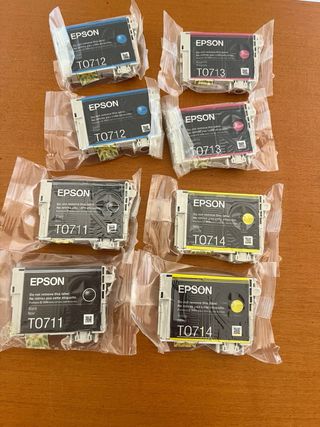 Caruchos de tinta nuevos a estrenar. 