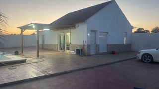 se alquila casa en trigueros