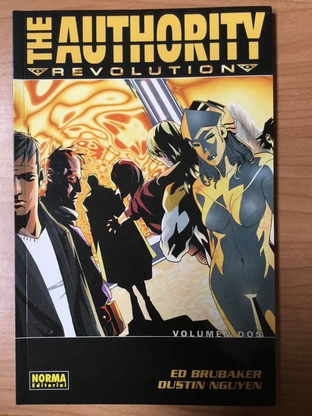 Tomo comic the authority revolution.volumen dos