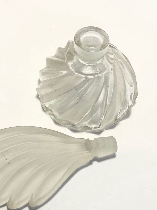 Perfumero vintage de cristal facetado