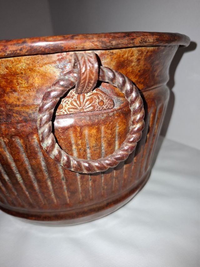 Macetero cobrizo