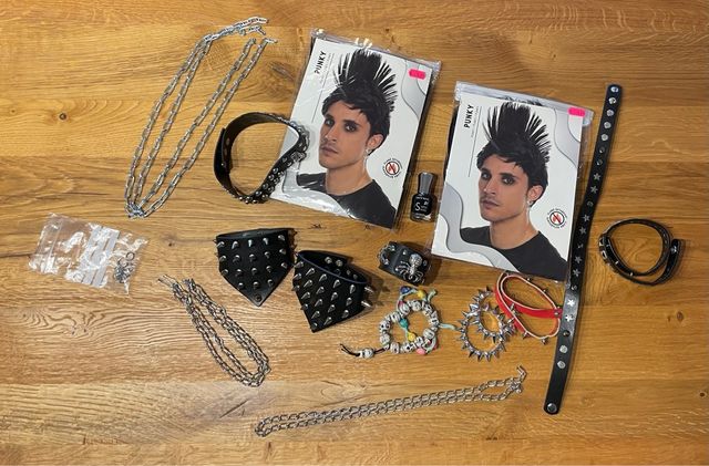 Dos disfraces de rockero punky