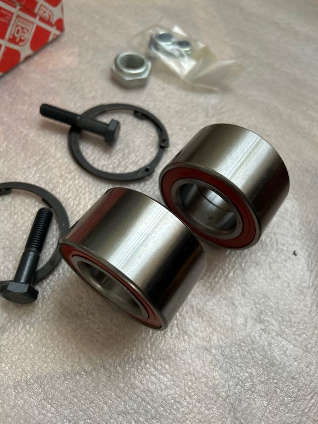 Par de rodamientos 35x66x37