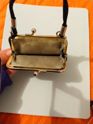 Cartera y chapas vintage