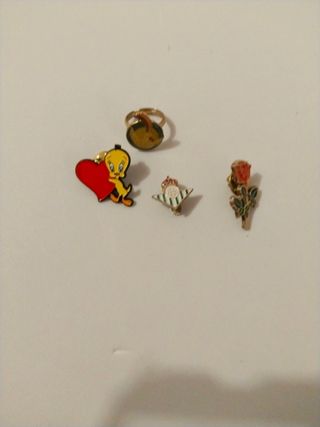 Cartera y chapas vintage