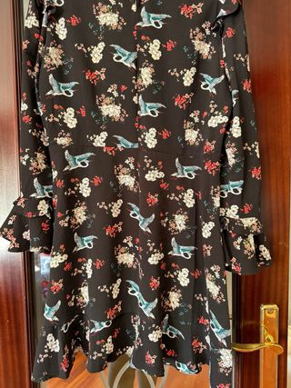 Vestido corto de manga larga