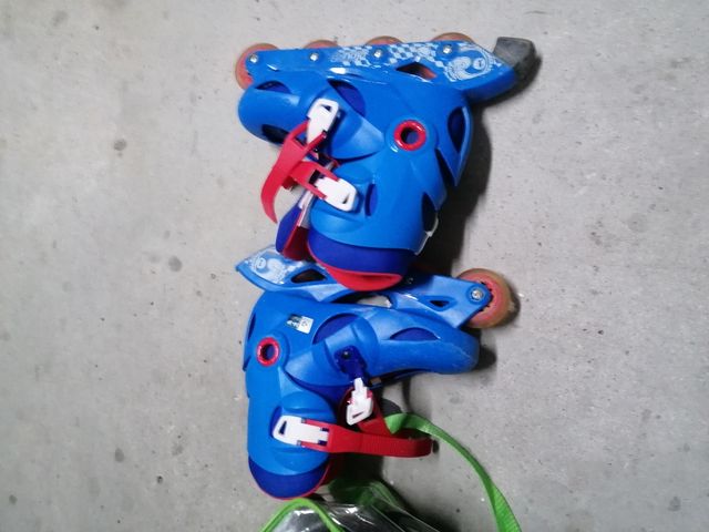 Patines y protecciones.
Protecciones, 2 juegos