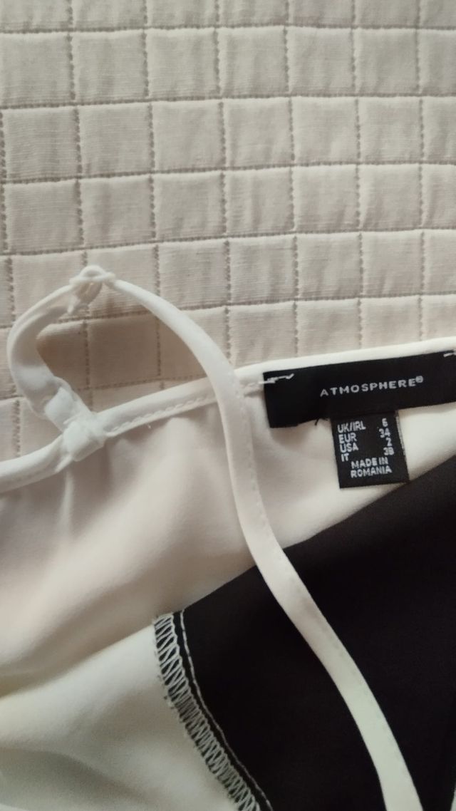 Camiseta blanca y negra