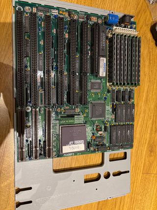 Placa base retro i486 con 8 modulos RAM