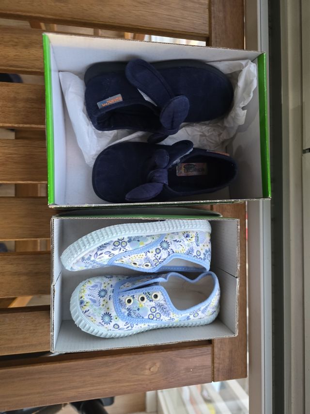 Lote zapatillas verano talla 25