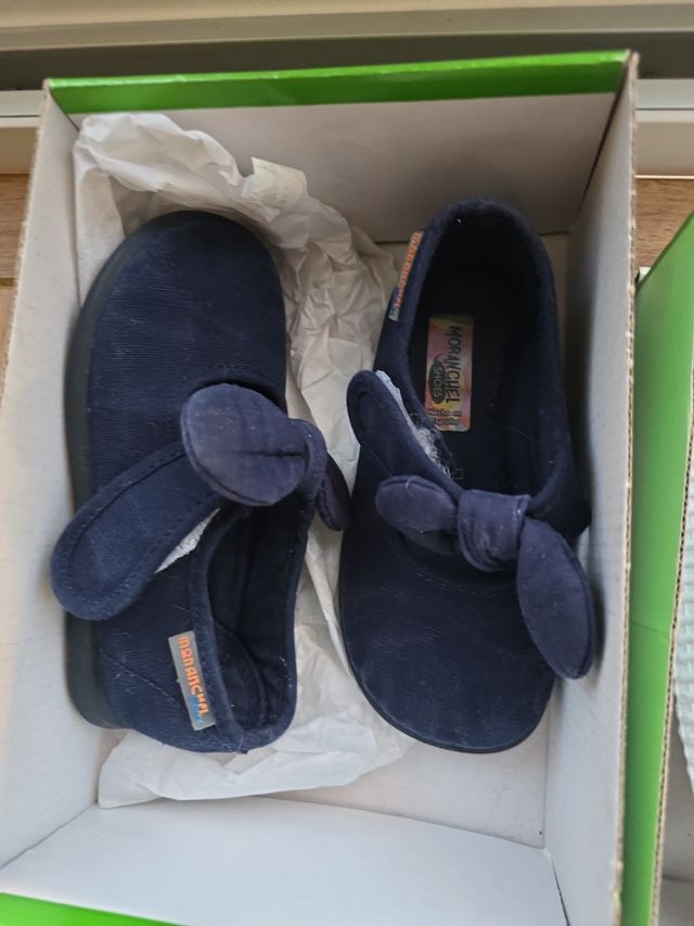 Lote zapatillas verano talla 25