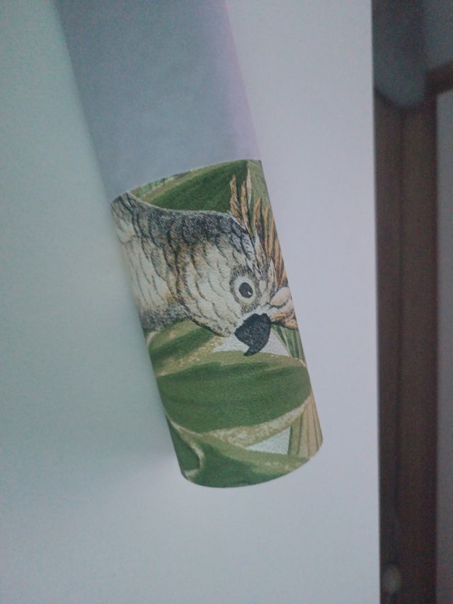 Papel pintado "botanical" con loros etc