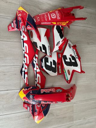 Plasticos gas gas mc85