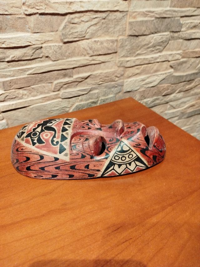 Máscara africana artesana