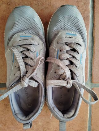 Zapatillas deporte.