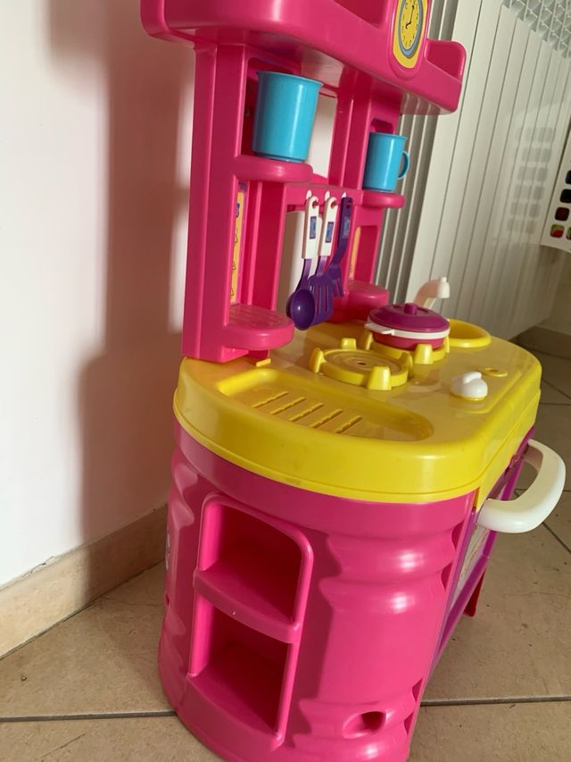Cucina giocattolo