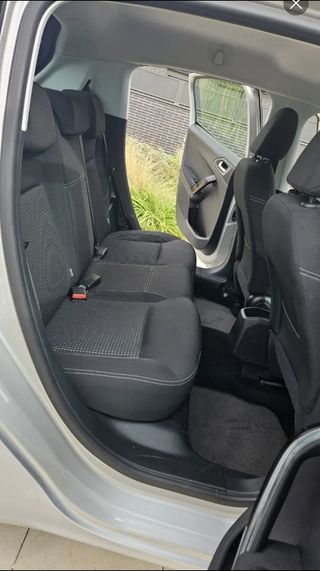 Peugeot 208 2016