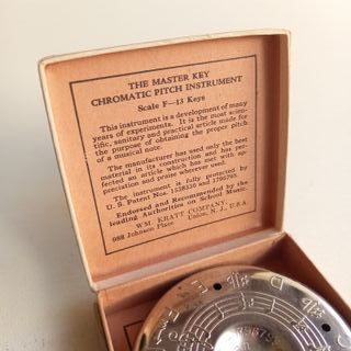 Antiga 1920's Harmónica Circular "The Master Key"