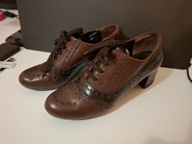 Scarpe in pelle marrone stile inglese