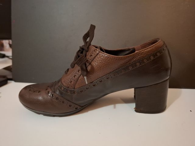 Scarpe in pelle marrone stile inglese