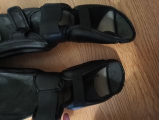 Espinillera con protección empeine