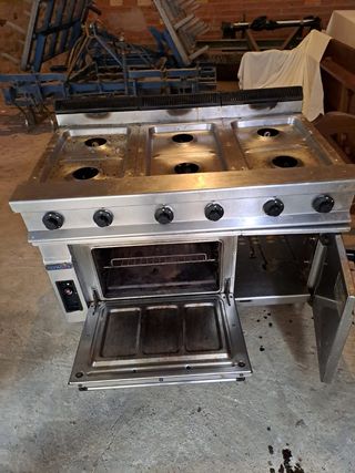 Cocina industrial a gas 6 fuegos