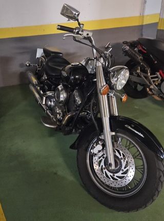 Yamaha drag star 650 cc.