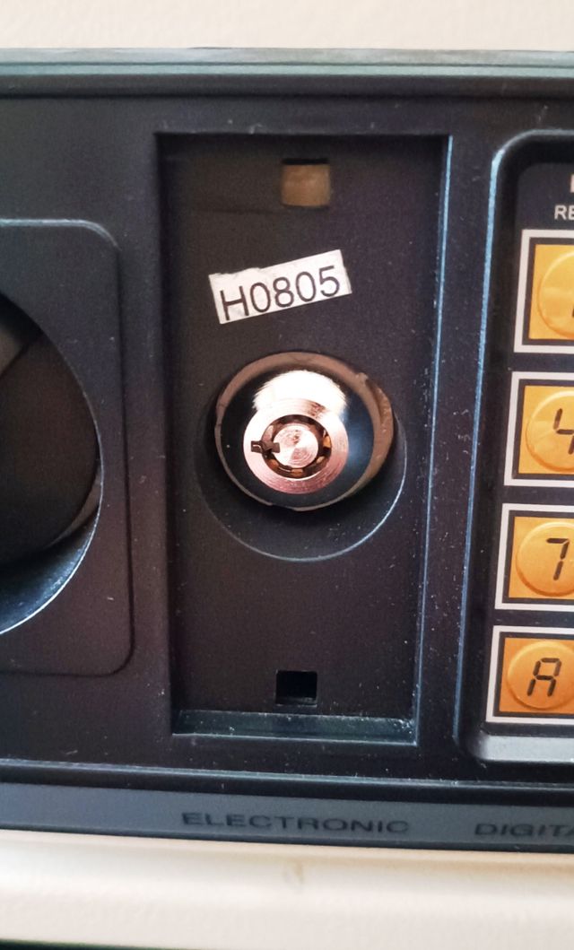 CAJA FUERTE DIGITAL Y MANUAL