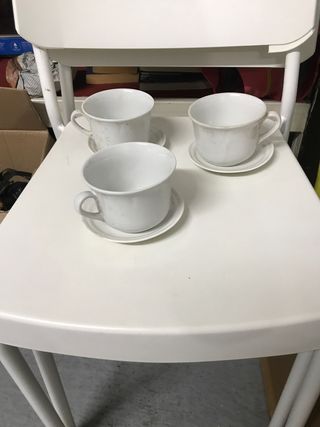 3 tazones antiguos con plato