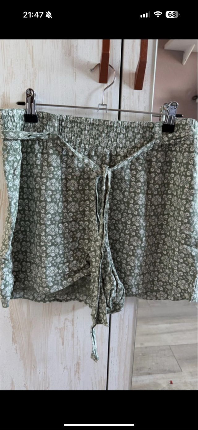 Pantalón corto verde