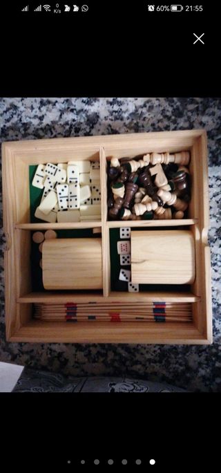 Caixa com vários jogos