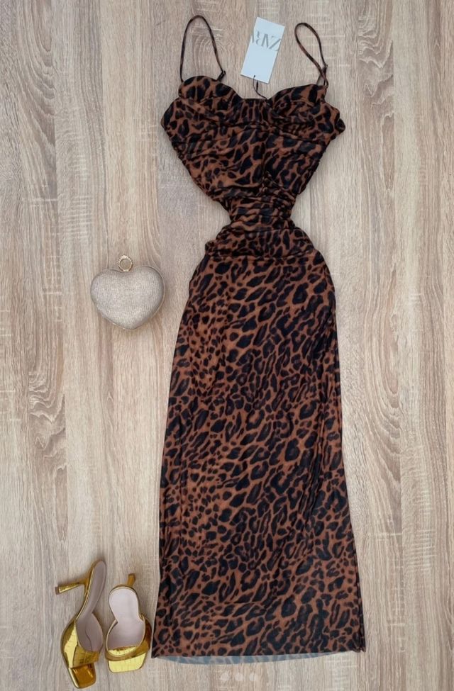 Vestido animal print de Zara