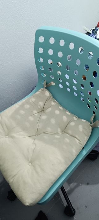 Silla Ikea con cojín 