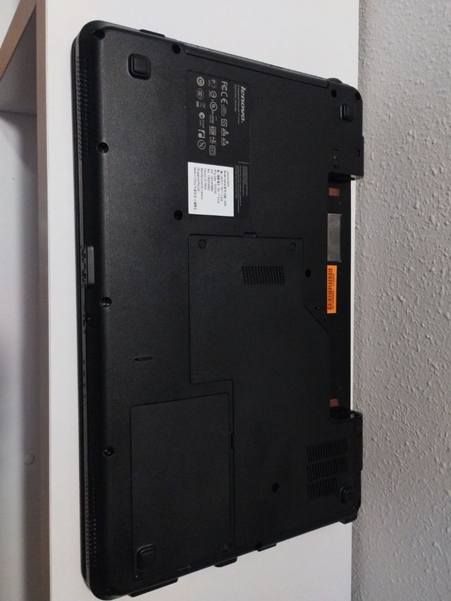 Portátil Lenovo G550