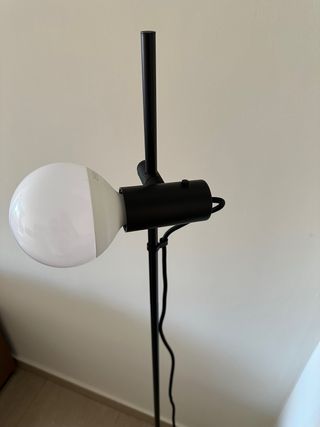 Lampara de pie  bombilla