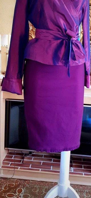 Falda para cóctel por la rodilla